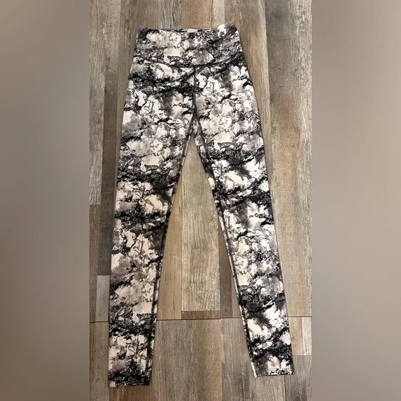 🌼5 for 30🌼 SO: Perfectly You Soft Yoga High Rise Full Length XS